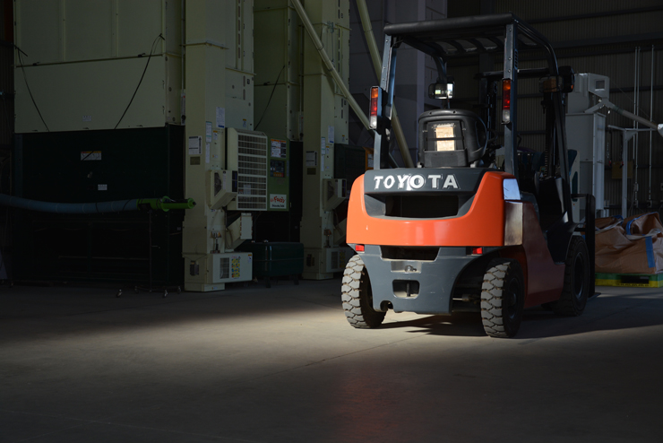 フォークリフト